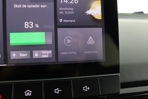 MG MG4 LUXURY 64 kWh + A/T + GPS + CARPLAY + CAMERA + PDC + HALF/LEDER + ALU 17