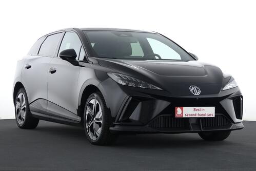 MG MG4 LUXURY 64 kWh + A/T + GPS + CARPLAY + CAMERA + PDC + HALF/LEDER + ALU 17