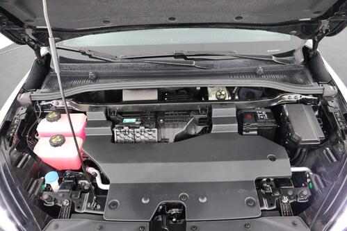 MG MG4 LUXURY 64 kWh + A/T + GPS + CARPLAY + CAMERA + PDC + HALF/LEDER + ALU 17