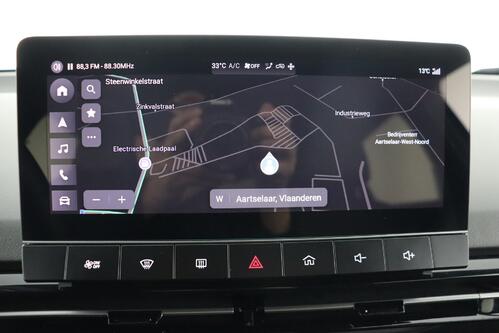 MG MG4 LUXURY 64 kWh + A/T + GPS + CARPLAY + CAMERA + PDC + HALF/LEDER + ALU 17