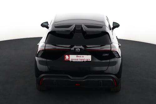 MG MG4 LUXURY 64 kWh + A/T + GPS + CARPLAY + CAMERA + PDC + HALF/LEDER + ALU 17