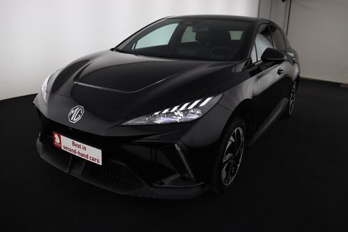 MG MG4 LUXURY 64 kWh + A/T + GPS + CARPLAY + CAMERA + PDC + HALF/LEDER + ALU 17