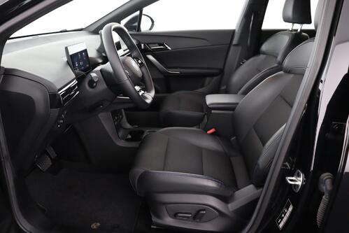 MG MG4 LUXURY 64 kWh + A/T + GPS + CARPLAY + CAMERA + PDC + HALF/LEDER + ALU 17