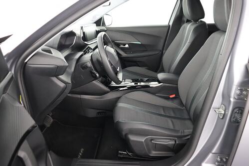PEUGEOT 2008 ALLURE 50 kWh + A/T + CARPLAY + HALF/LEDER + PDC + CRUISE + ALU 17