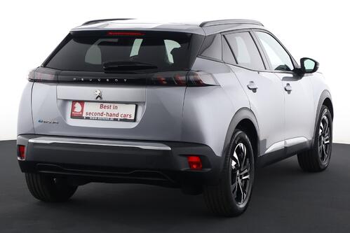 PEUGEOT 2008 ALLURE 50 kWh + A/T + CARPLAY + HALF/LEDER + PDC + CRUISE + ALU 17