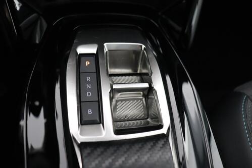 PEUGEOT 2008 ALLURE 50 kWh + A/T + CARPLAY + HALF/LEDER + PDC + CRUISE + ALU 17