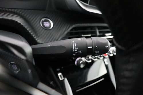 PEUGEOT 2008 ALLURE 50 kWh + A/T + CARPLAY + HALF/LEDER + PDC + CRUISE + ALU 17