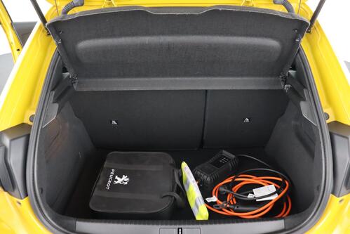 PEUGEOT 208 GT PACK 50 kWh + A/T + GPS + CAMERA + PDC + CRUISE + PANO DAK + HALF/LEDER + ALU 17