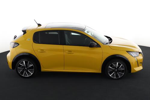 PEUGEOT 208 GT PACK 50 kWh + A/T + GPS + CAMERA + PDC + CRUISE + PANO DAK + HALF/LEDER + ALU 17