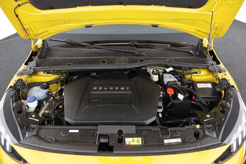 PEUGEOT 208 GT PACK 50 kWh + A/T + GPS + CAMERA + PDC + CRUISE + PANO DAK + HALF/LEDER + ALU 17