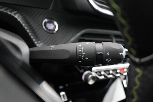 PEUGEOT 208 GT PACK 50 kWh + A/T + GPS + CAMERA + PDC + CRUISE + PANO DAK + HALF/LEDER + ALU 17