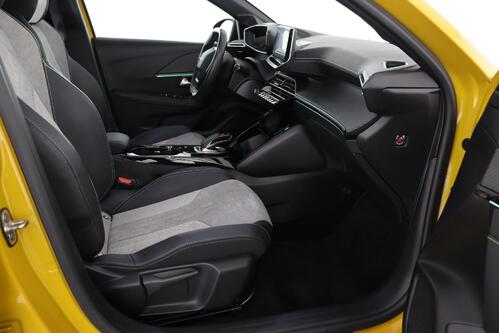 PEUGEOT 208 GT PACK 50 kWh + A/T + GPS + CAMERA + PDC + CRUISE + PANO DAK + HALF/LEDER + ALU 17