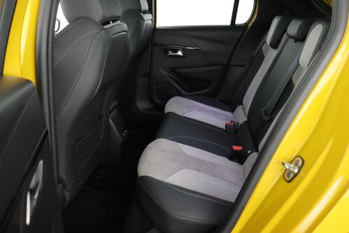 PEUGEOT 208 GT PACK 50 kWh + A/T + GPS + CAMERA + PDC + CRUISE + PANO DAK + HALF/LEDER + ALU 17