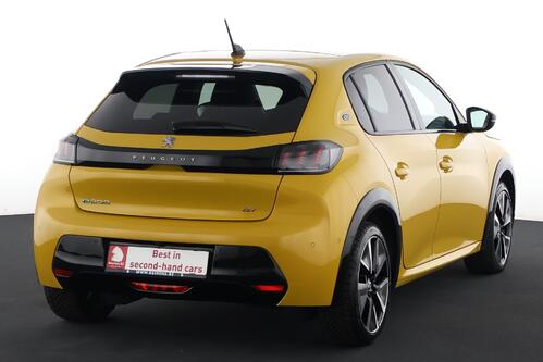 PEUGEOT 208 GT PACK 50 kWh + A/T + GPS + CAMERA + PDC + CRUISE + PANO DAK + HALF/LEDER + ALU 17