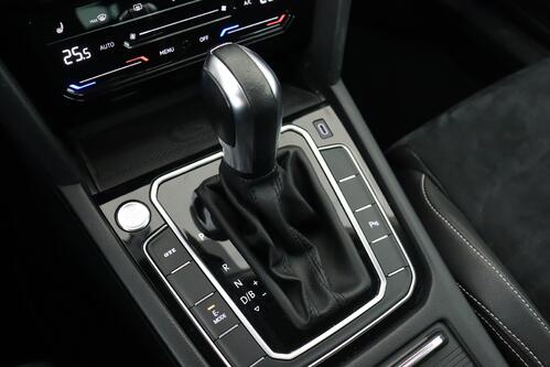 VOLKSWAGEN Passat Variant GTE BUSINESS 1.4TSI DSG6 PHEV + GPS + CARPLAY + CAMERA + LEDER/ALCANTARA + PDC + CRUISE(ACC) + ALU 18 + TREKHAAK 
