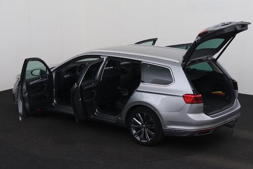 VOLKSWAGEN Passat Variant GTE BUSINESS 1.4TSI DSG6 PHEV + GPS + CARPLAY + CAMERA + LEDER/ALCANTARA + PDC + CRUISE(ACC) + ALU 18 + TREKHAAK 