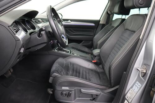 VOLKSWAGEN Passat Variant GTE BUSINESS 1.4TSI DSG6 PHEV + GPS + CARPLAY + CAMERA + LEDER/ALCANTARA + PDC + CRUISE(ACC) + ALU 18 + TREKHAAK 