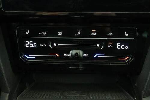 VOLKSWAGEN Passat Variant GTE BUSINESS 1.4TSI DSG6 PHEV + GPS + CARPLAY + CAMERA + LEDER/ALCANTARA + PDC + CRUISE(ACC) + ALU 18 + TREKHAAK 