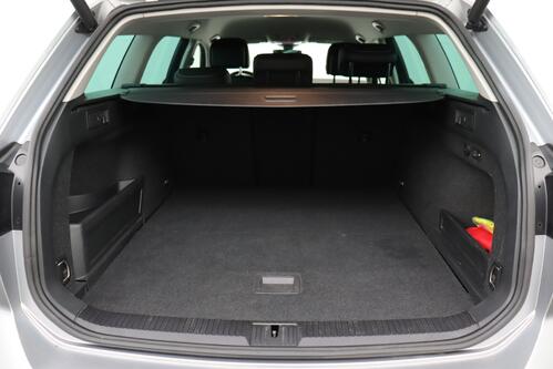 VOLKSWAGEN Passat Variant GTE BUSINESS 1.4TSI DSG6 PHEV + GPS + CARPLAY + CAMERA + LEDER/ALCANTARA + PDC + CRUISE(ACC) + ALU 18 + TREKHAAK 