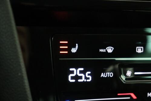 VOLKSWAGEN Passat Variant GTE BUSINESS 1.4TSI DSG6 PHEV + GPS + CARPLAY + CAMERA + LEDER/ALCANTARA + PDC + CRUISE(ACC) + ALU 18 + TREKHAAK 