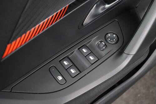 PEUGEOT 2008 1.2 PURETECH + GPS + PDC + CRUISE