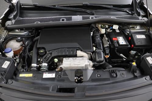 PEUGEOT 2008 1.2 PURETECH + GPS + PDC + CRUISE