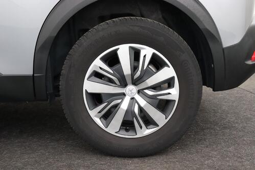 PEUGEOT 2008 1.2 PURETECH + GPS + PDC + CRUISE