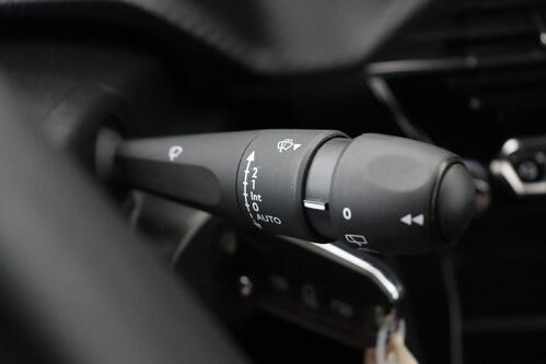 PEUGEOT 2008 1.2 PURETECH + GPS + PDC + CRUISE