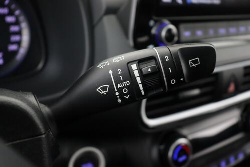 HYUNDAI Kona TWIST 1.6 GDI  HYBRID + A/T + GPS + CARPLAY + CAMERA + PDC + CRUISE + ALU + TREKHAAK 