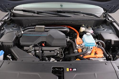 HYUNDAI Tucson FEEL 1.6 T-GDI PLUG-IN HYBRID 4X4 + A/T + GPS + CARPLAY + CAMERA + PDC + CRUISE + ALU 19 + TREKHAAK 