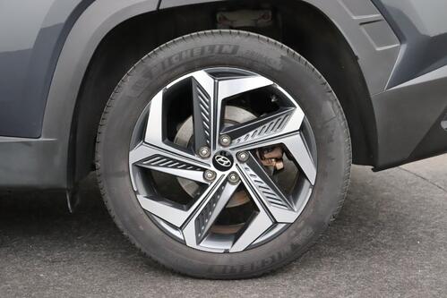HYUNDAI Tucson FEEL 1.6 T-GDI PLUG-IN HYBRID 4X4 + A/T + GPS + CARPLAY + CAMERA + PDC + CRUISE + ALU 19 + TREKHAAK 