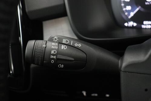 VOLVO XC40 RECHARGE 1.5T5 GEARTRONIC + GPS + LEDER + CAMERA + PDC + CRUISE + PANO DAK + ALU 18