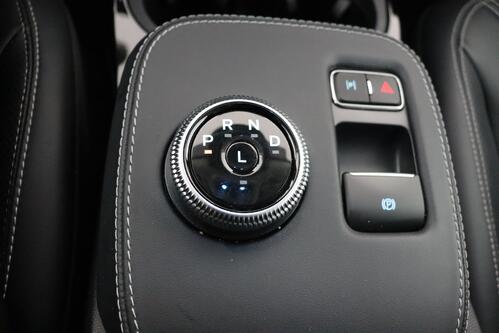 FORD Mustang  Mach-E STANDARD RANGE RWD 76 kWh + A/T + GPS + LEDER + CARPLAY + CAMERA + PDC + PANO DAK + CRUISE(ACC) + ALU 18