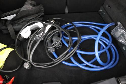 FORD Mustang  Mach-E STANDARD RANGE RWD 76 kWh + A/T + GPS + LEDER + CARPLAY + CAMERA + PDC + PANO DAK + CRUISE(ACC) + ALU 18