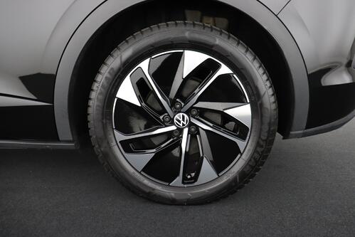 VOLKSWAGEN ID.5 PRO 77 kWh + A/T + GPS + CARPLAY + CAMERA + PDC + CRUISE(ACC) + ALU