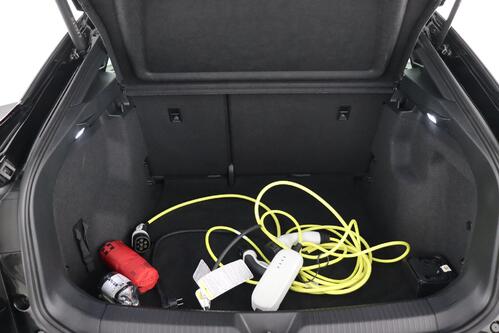 VOLKSWAGEN ID.5 PRO 77 kWh + A/T + GPS + CARPLAY + CAMERA + PDC + CRUISE(ACC) + ALU