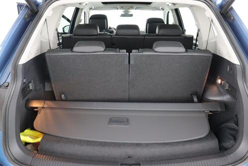 VOLKSWAGEN Tiguan Allspace PLATINUM 1.5TSI ACT DSG7 R-LINE + 7PL. + GPS + LEDER + CARPLAY + CAMERA + PDC + CRUISE(ACC) + PANO DAK + ALU + TREKHAAK 