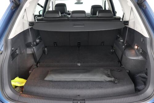 VOLKSWAGEN Tiguan Allspace PLATINUM 1.5TSI ACT DSG7 R-LINE + 7PL. + GPS + LEDER + CARPLAY + CAMERA + PDC + CRUISE(ACC) + PANO DAK + ALU + TREKHAAK 
