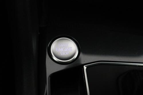 VOLKSWAGEN Tiguan Allspace PLATINUM 1.5TSI ACT DSG7 R-LINE + 7PL. + GPS + LEDER + CARPLAY + CAMERA + PDC + CRUISE(ACC) + PANO DAK + ALU + TREKHAAK 