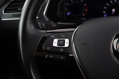 VOLKSWAGEN Tiguan Allspace PLATINUM 1.5TSI ACT DSG7 R-LINE + 7PL. + GPS + LEDER + CARPLAY + CAMERA + PDC + CRUISE(ACC) + PANO DAK + ALU + TREKHAAK 
