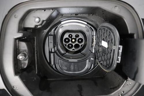 MERCEDES-BENZ CLA 250 *e SHOOTING BRAKE BUS.SOLUTION iA 8G-DCT + GPS + LEDER + CARPLAY + CAMERA + PDC + CRUISE + ALU 17 + TREKHAAK 