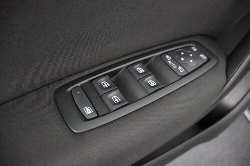 RENAULT Megane *LIMITED NR.3 1.0TCe + GPS + CAMERA + PDC + CRUISE + ALU 16