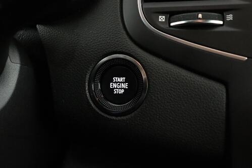 RENAULT Megane *LIMITED NR.3 1.0TCe + GPS + CAMERA + PDC + CRUISE + ALU 16