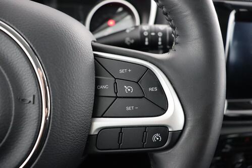 JEEP Compass *DOWNTOWN  1.4 MULTIAIR 4X2 + GPS + HALF/LEDER + CAMERA + PDC + CRUISE + ALU 18