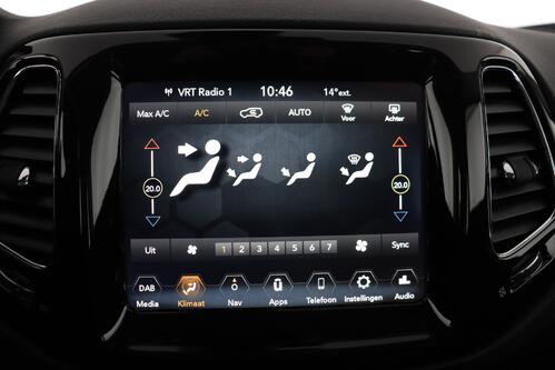 JEEP Compass *DOWNTOWN  1.4 MULTIAIR 4X2 + GPS + HALF/LEDER + CAMERA + PDC + CRUISE + ALU 18