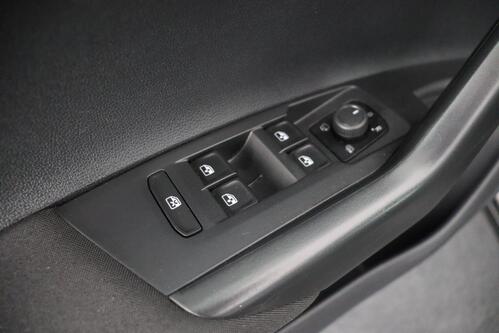 VOLKSWAGEN Polo *1.0 MPi + CARPLAY+ PDC + CRUISE + ALU 