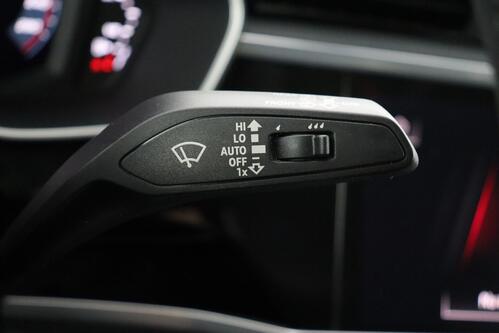 AUDI Q3 *SPORTBACK BUS.ATTRACTION 35 1.5TFSI S-TRONIC + GPS + CARPLAY + LEDER/ALCANTARA + CAMERA + PDC + CRUISE + ALU 18