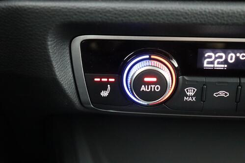 AUDI Q3 *SPORTBACK BUS.ATTRACTION 35 1.5TFSI S-TRONIC + GPS + CARPLAY + LEDER/ALCANTARA + CAMERA + PDC + CRUISE + ALU 18