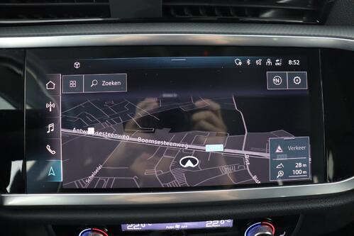 AUDI Q3 *SPORTBACK BUS.ATTRACTION 35 1.5TFSI S-TRONIC + GPS + CARPLAY + LEDER/ALCANTARA + CAMERA + PDC + CRUISE + ALU 18