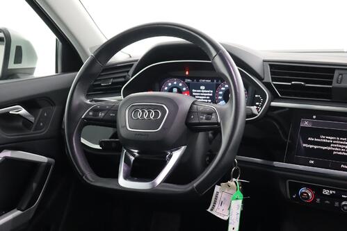 AUDI Q3 *SPORTBACK BUS.ATTRACTION 35 1.5TFSI S-TRONIC + GPS + CARPLAY + LEDER/ALCANTARA + CAMERA + PDC + CRUISE + ALU 18